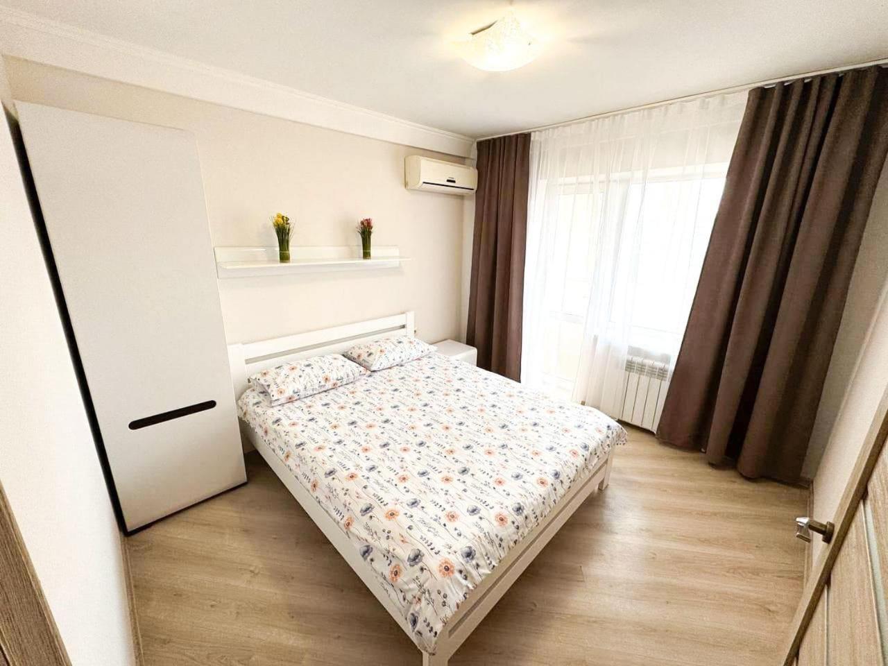 Artal Apartment On Obolonskyi Avenue 16A كييف المظهر الخارجي الصورة